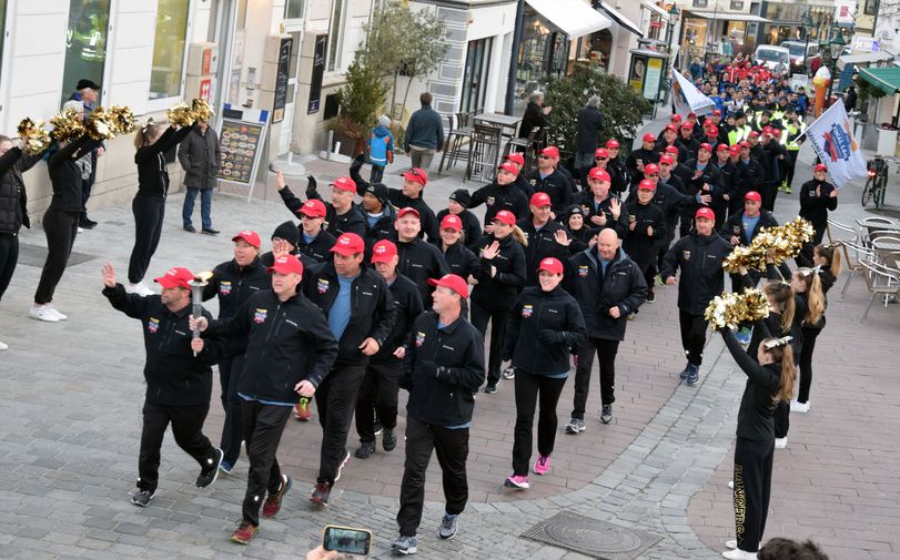 Einlauf mit der Fackel am Schrannenplatz