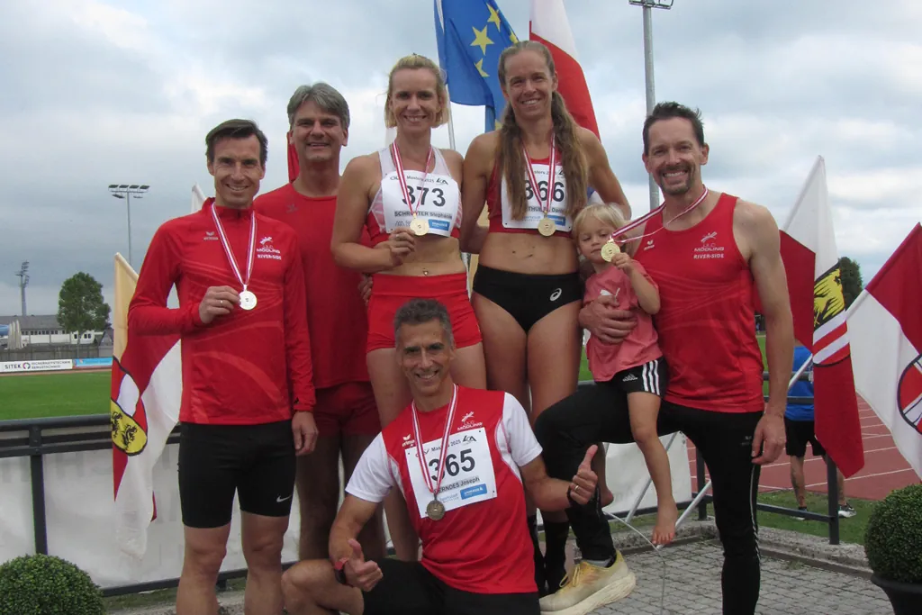 Gruppenfoto des ULC Riverside Mödling bei den ÖM Masters