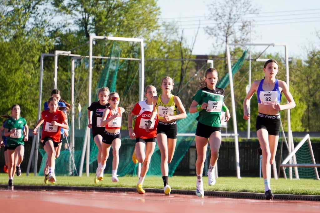 800m der W-U14, Foto © ATSV OMV Auersthal, Michael Gstöttner